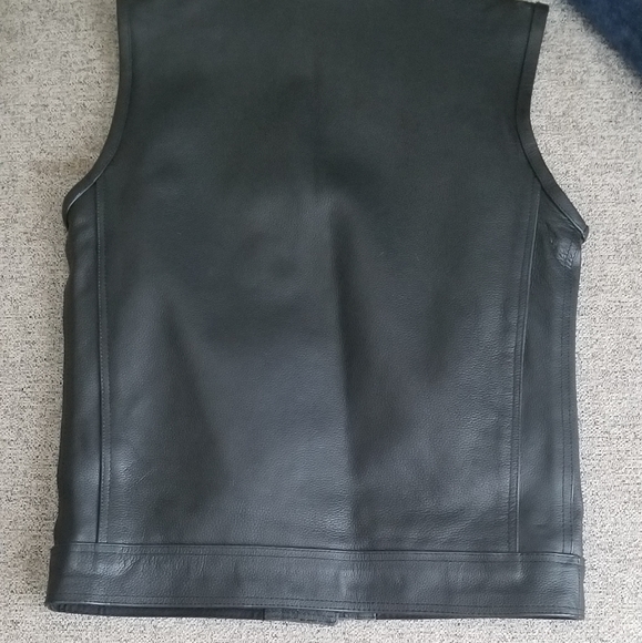 Leather vest - Picture 2 of 3